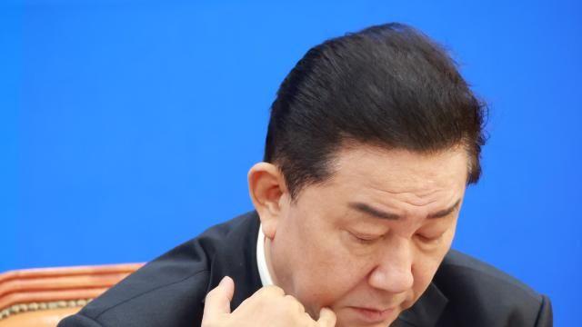 '고가 호텔 숙박 논란' 김병기 