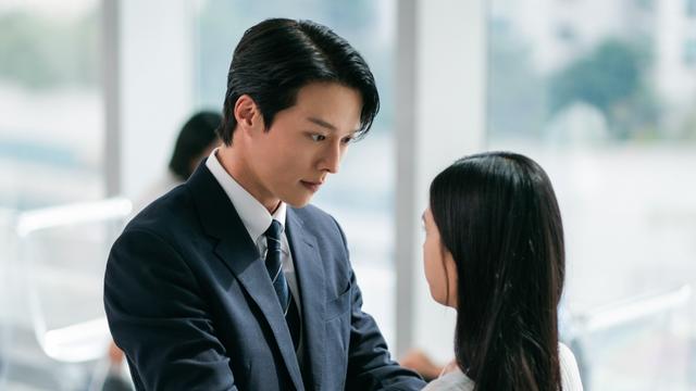 장기용, “이 여자 사랑해”…위기 속 박력 포옹 엔딩(키스는괜히해서)