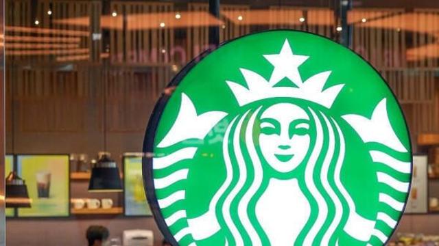 역삼동 스타벅스서 20대 여성 소화기 난동...70명 대피 소동