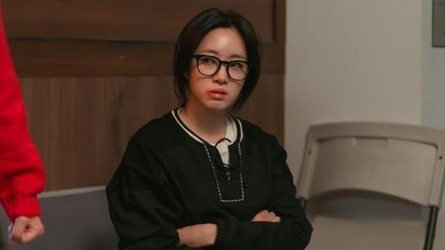 함은정, 헝클어진 머리+터진 입술…파출소 지구대엔 왜? (첫 번째 남자)