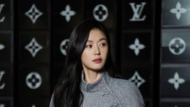 전지현도 선택한 겨울 아우터? 올겨울 패션 트렌드 신흥 강자, 케이프 코트