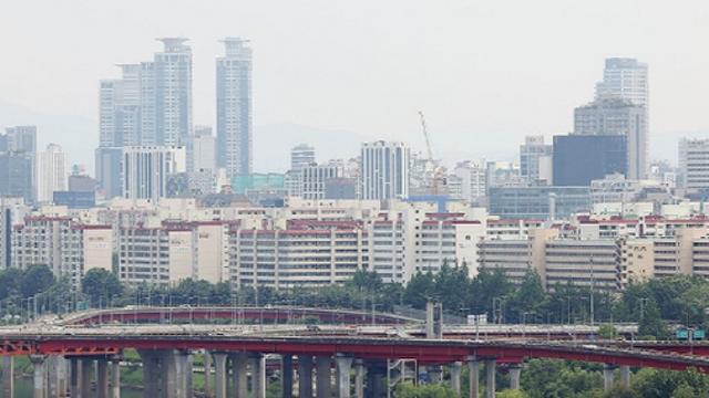 서울 아파트, 전국 시가총액 절반 차지…지방 침체 지속
