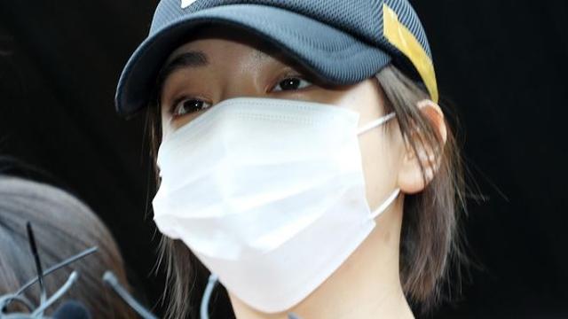 '전 박유천 약혼녀' 남양유업 3세 황하나 캄보디아서 체포돼 입국