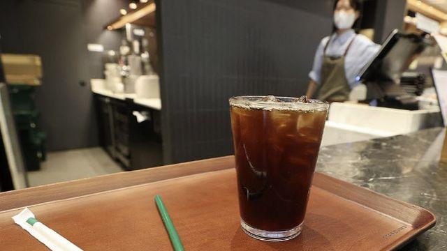 강남 스타벅스서 소화기 난동…손님 70여 명 대피