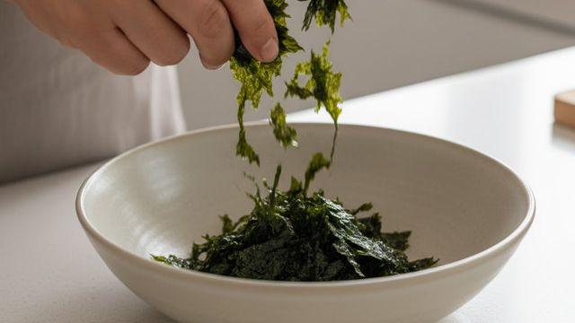 김 부서뜨려 끓는 물에 넣어 보세요…'술 마신' 남편이 너무 고마워합니다