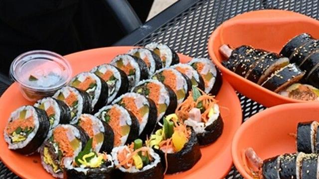 서울 서민 밥값 부담 ↑…김밥·칼국수·김치찌개 1년 새 줄인상