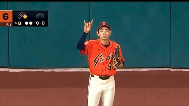 '아웃카운트 착각 관중석 공 던진 이정후'...올해 황당실수 9위