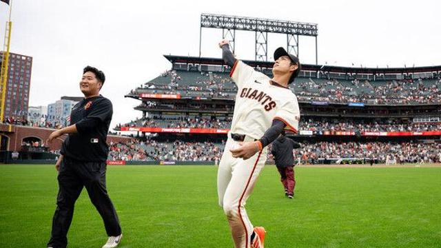 아웃카운트 착각한 이정후, MLB닷컴이 뽑은 2025년 '황당 실수' 9위