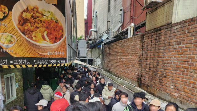 성심당 딸기·말차시루 되팔이 성행... 대신 줄서는 아르바이트도