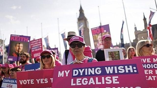 伊, 말기암 아내 살해한 남편 사면…조력사 찬반 논쟁