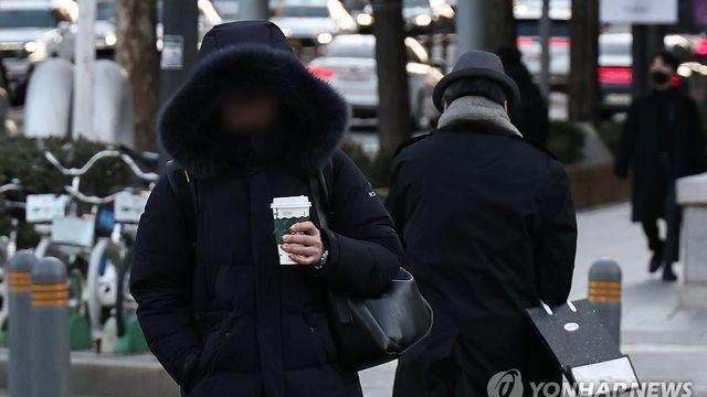 부산 영하 6.1도 기록…강풍에 체감 기온 영하 12.3도