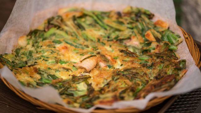 부추전 만들 때 '이것' 한 번 넣어보세요…밀가루 없이도 바삭함이 최고입니다