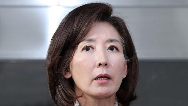 나경원 “통일교 시설은 가본 적 있어…한학자 개인적으로 만난 적 없다”