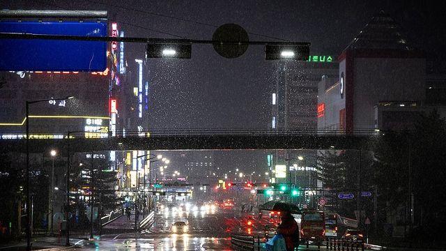 [내일날씨] 한파 누그러져 낮 최고 12도…중부 눈비
