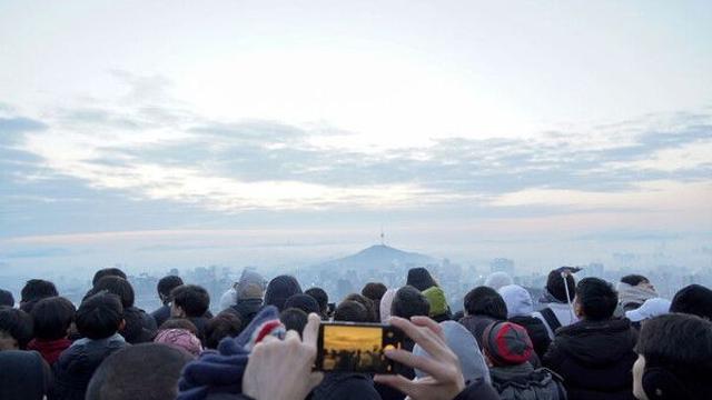 북치고 신년운세 보고….서울 곳곳 ‘병오년 해맞이’ 행사[구청25]