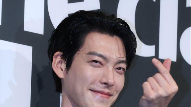 “크리스마스에 기적이”…새신랑 김우빈, 어린이 병동에 선물+자필 편지