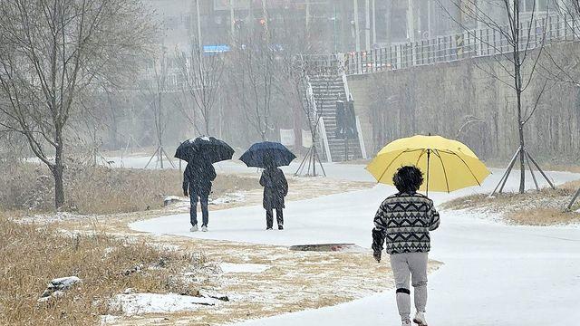 [날씨] 강추위 누그러져 서울 낮 최고 5도…중부지방 눈비