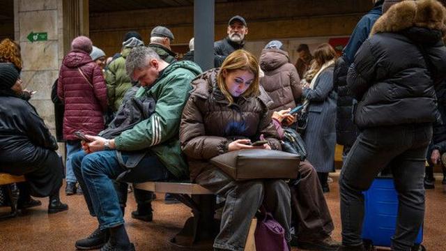 '트럼프·젤렌스키 회담 전' 러, 키이우 대규모 미사일 공습