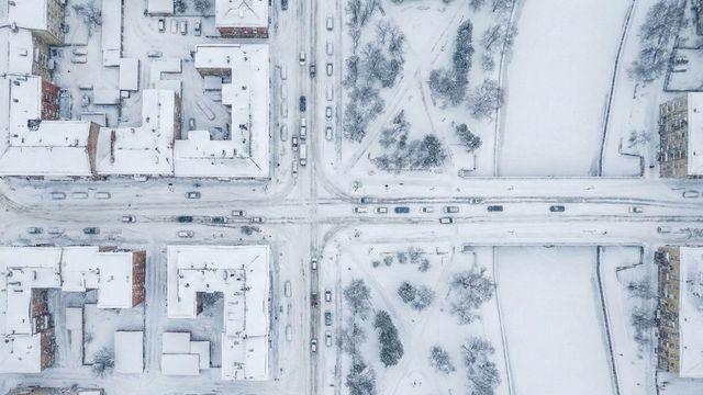 폭설에 일본 고속도로서 67대 연쇄 추돌…20여 명 사상