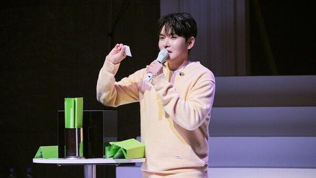 려욱, 연말 콘서트 ‘력키 드로우’ 성료…사계절 담은 ‘올라이브’ 감성