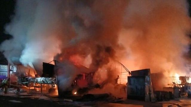 순창 싱크대 공장 불 1시간50분여만에 진화…일가족 3명 화상(종합)