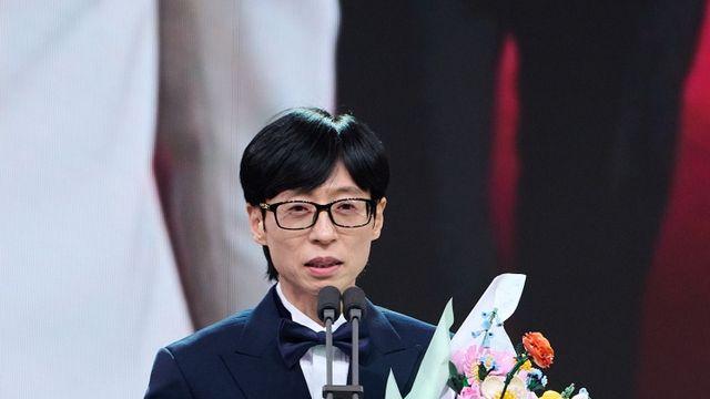 유재석, 'MBC 방송연예대상'서 9번째 대상…이이경 챙겼다