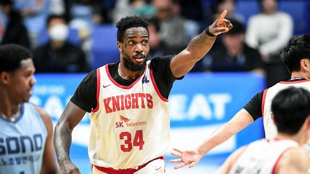 소노, 홈 7연패 수렁… 워니 34득점 앞세운 SK에 70-77 역전패