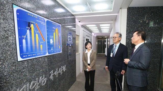 김종철 방미통위 위원장 “스팸문자 대응처럼 무관용 원칙으로”