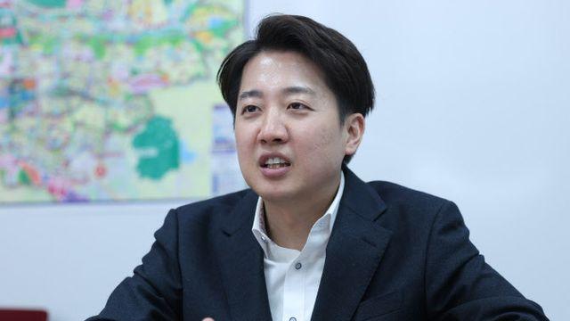 “보수는 닫히고 민주당은 열린다”…이준석, 野 이혜훈 비난에 일침