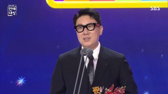 이상민, ‘SBS 연예대상’ 대상 영예…“그 많은 빚 갚을 줄 몰랐다”