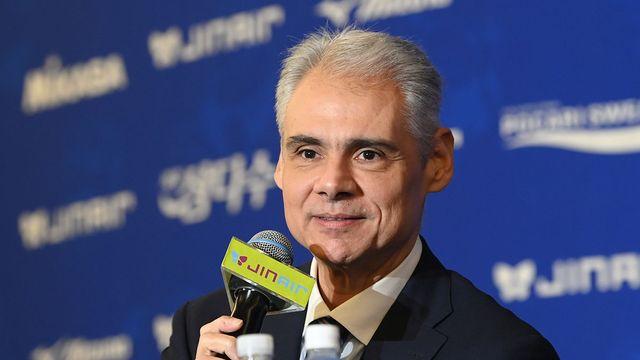 3위팀 감독이 자진 사퇴? KB, 카르발류 감독과 결별…