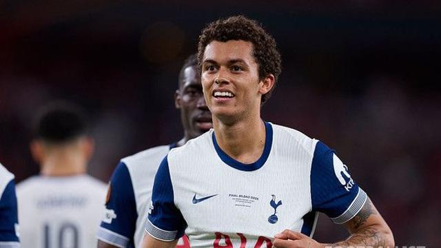 SON 이어 토트넘 우승 멤버 또 떠난다! 존슨, 팰리스행 유력