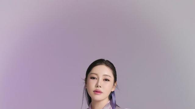 송가인, 트로트 초동 신기록·교과서 등재까지…‘2025년 전성기’ 입증