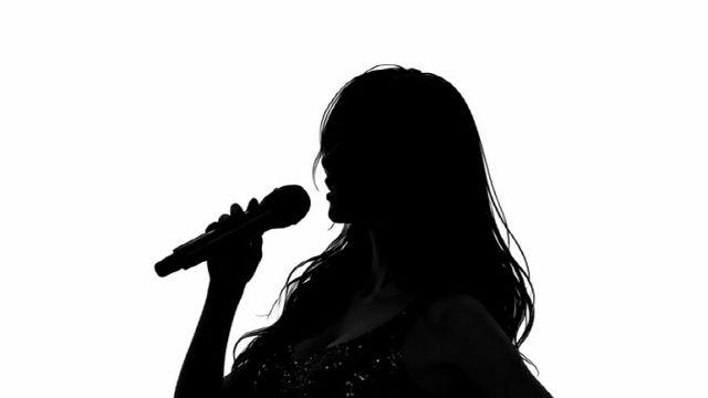 트롯 여가수 A씨, 유부남과 불륜 의혹… SNS 폐쇄