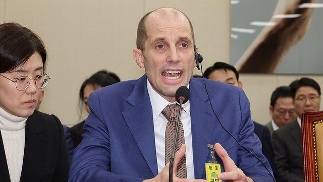 로저스 쿠팡대표 '택배 업무 체험하라'에 