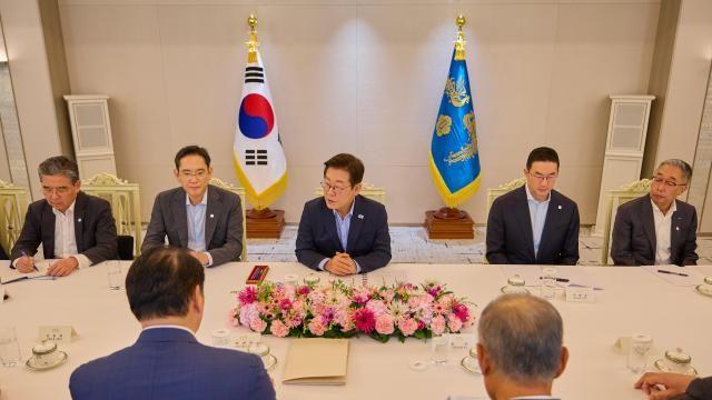 全明星阵容蓄势待发 超豪华经济代表团陪同李在明访华