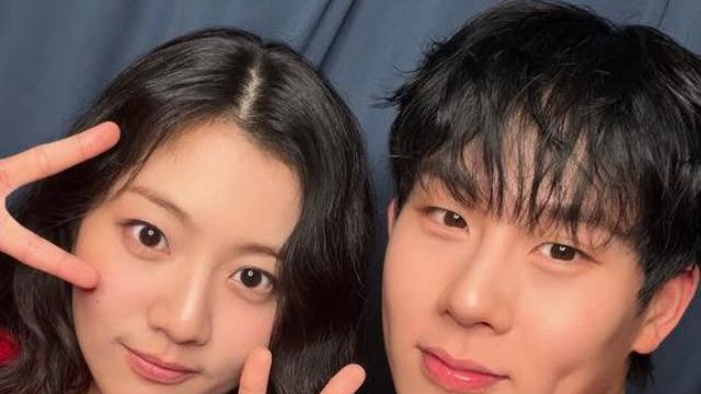 몬엑 주헌-신은수, 커플룩 훈훈 투샷…뮤비 비하인드가 작품