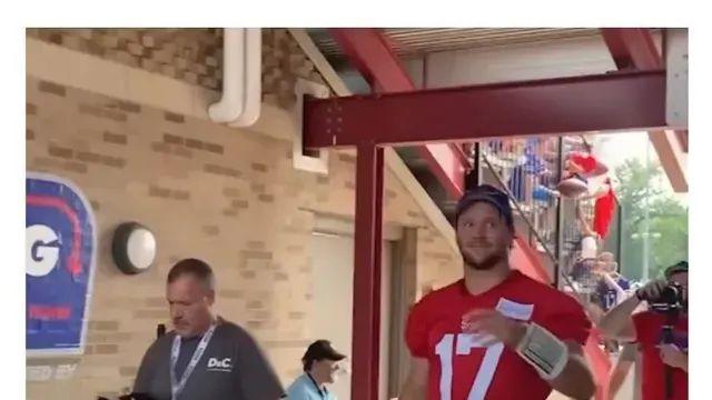 여동생 팬서비스 받게 해주려고 노력하는 오빠