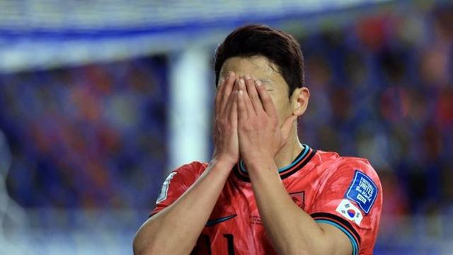 정말 오랜만에 선발인데…팀 꼴찌로 강등 직전인 '한국 축구 국가대표'