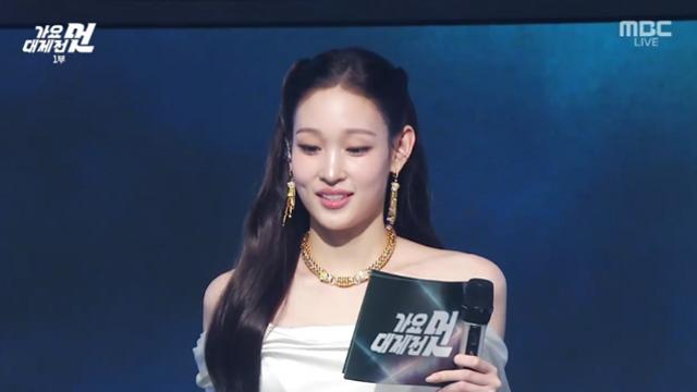 올데이 프로젝트 애니, MC 첫 도전…“인생 첫 MC” [2025 MBC 가요대제전]