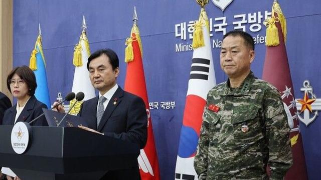 해병 1·2사단 작전권 50년 만에 해병대 원복…해병 작전사 창설·준4군 체제로 해병대 개편