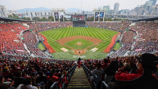 [2025 스포츠 10대 뉴스] 프로야구 1200만 관중, 김연경 '라스트 댄스'