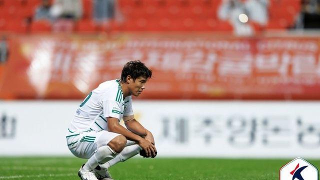 ‘8년 뛴 전북 떠나 수원행 유력’ 홍정호 충격 고백 “선수로서 사람으로서 존중받지 못한다 느껴”