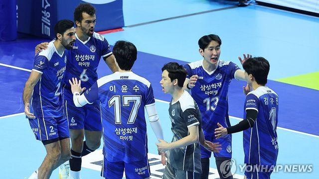 '아히 29점' 삼성화재, 새해 첫날 대한항공 꺾고 시즌 첫 연승