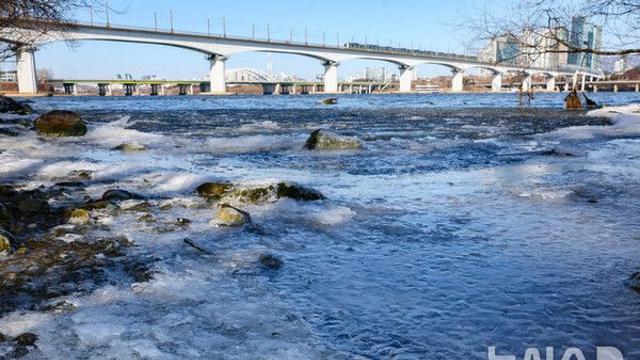 새해 첫 출근길 '한파 절정'…아침 최저 영하 17도[오늘날씨]
