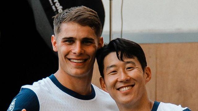 “토트넘 가면 무관” 저주 들은 반 더 벤 곁에는 ‘손흥민’ 있었다...2년 차에 유로파 우승