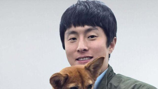 기안84, 유기견 품에 안았다…“새로운 가족 찾아요”