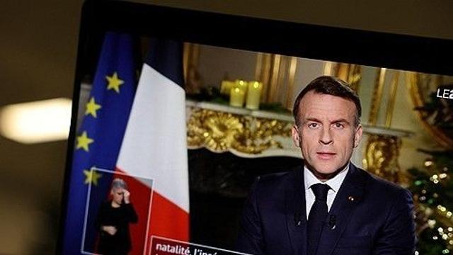 지지율 따라 하락한 佛 마크롱의 신년사 시청률