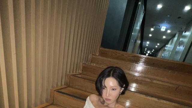 화사·류혜영·릴리 콜린스, 분위기 있는 여자 셀럽들이 선택한 요즘 보브컷