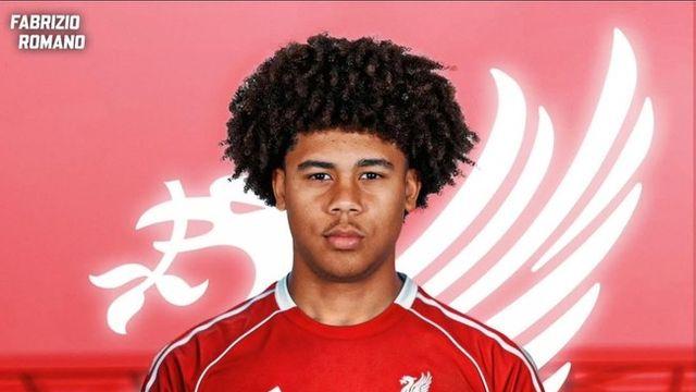 HERE WE GO 떴다! '센터백 부족' 리버풀, 17세 오스트리아 신성 영입 합의